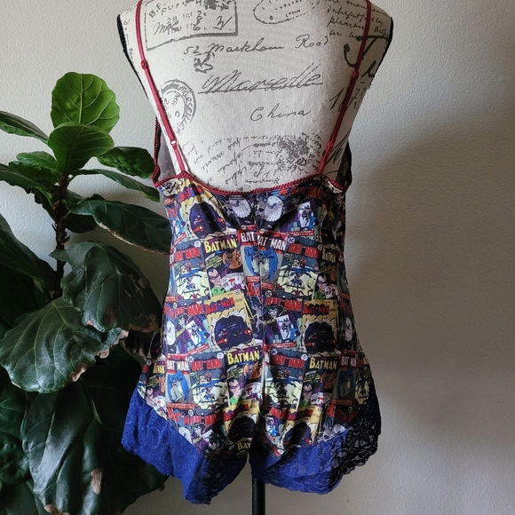 đź–¤Batman Comic Romper - Picture 3 of 6